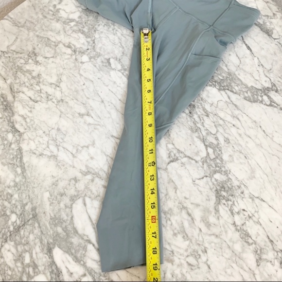 Lululemon Fast and Free Crop Size 4 - Picture 8 of 8